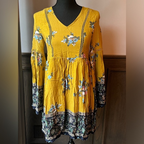 Love Riche Dresses & Skirts - Loveriche Yellow and blue floral bell sleeve boho hippie dress​ EUC small